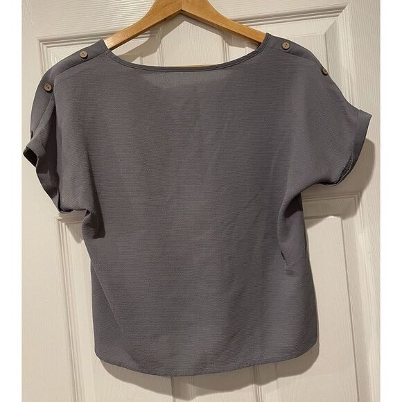 Shein Womens Size M Short Sleeve Blouse Boxy V Neck Buttons On Sleeve - Picture 3 of 4